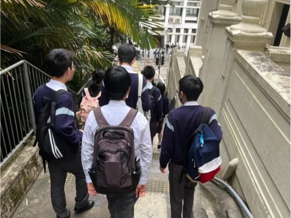 学生背影 (6).jpg